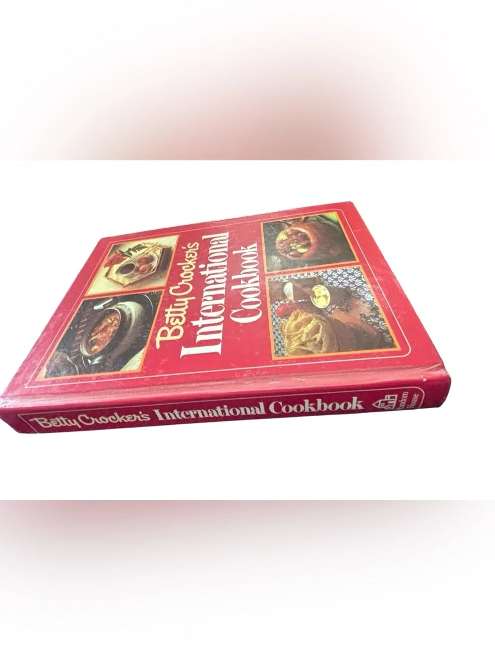 Betty Crocker International Cookbook Hardcover 1980 First Edition USA 372 Pages